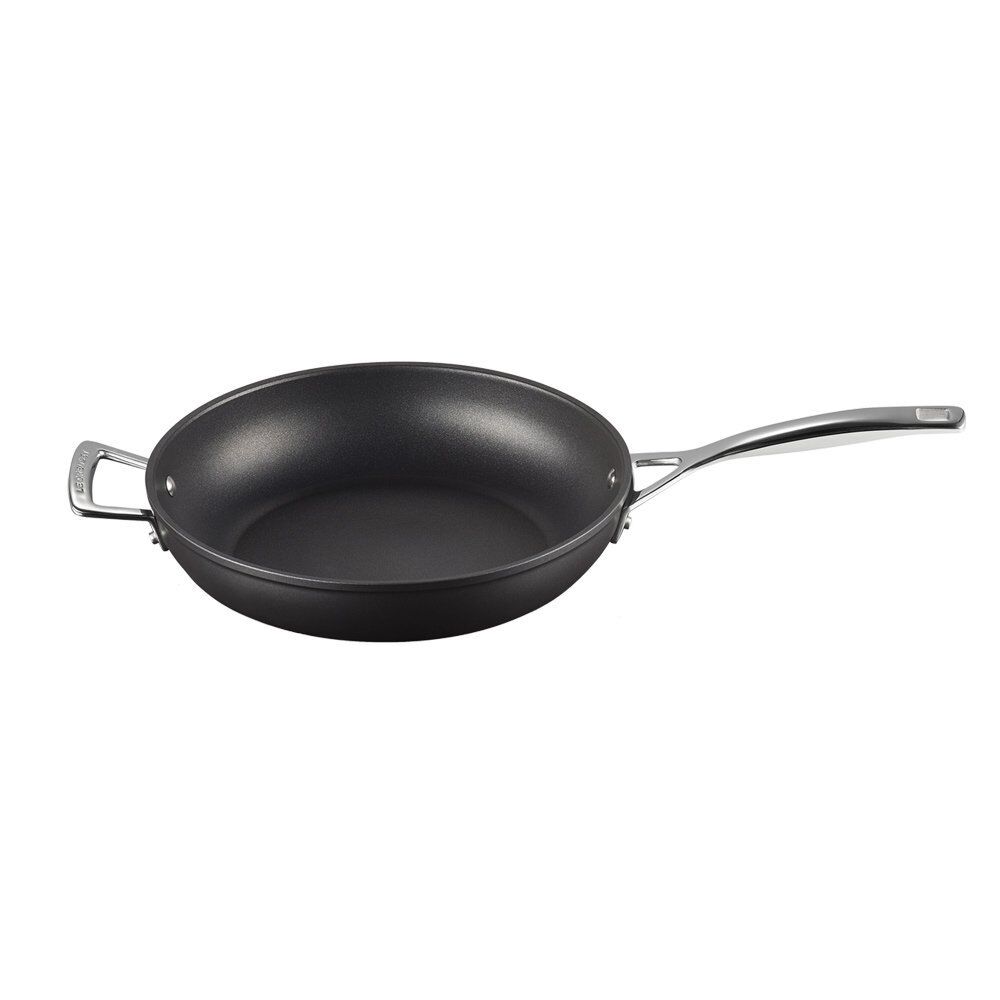 堅韌易潔平底煎鍋28厘米| Le Creuset Hong Kong