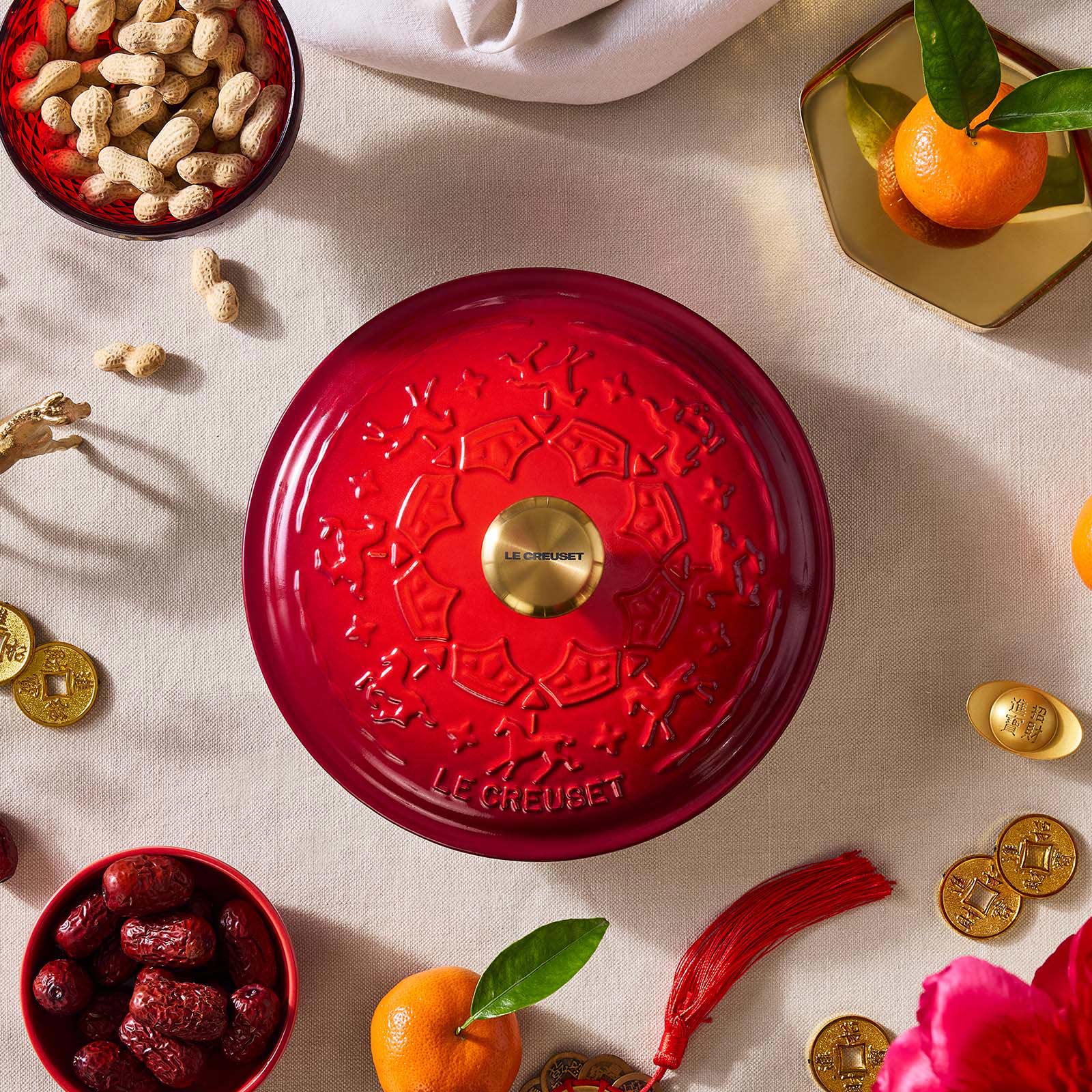 Carousel Round Casserole (Gold Knob) image number 7