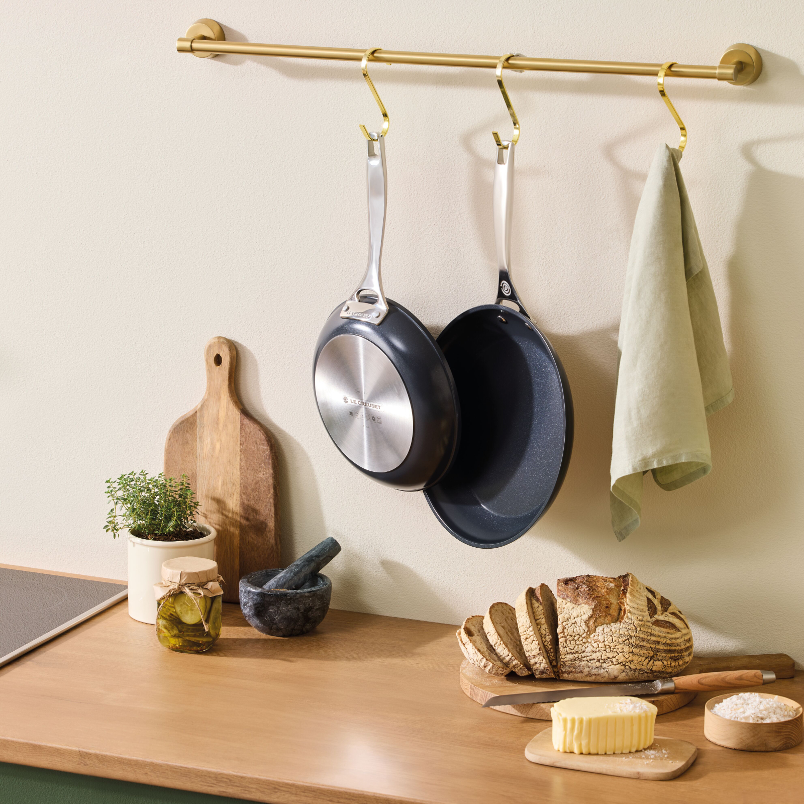 Essential Non-stick Ceramic Frying Pan image number 6