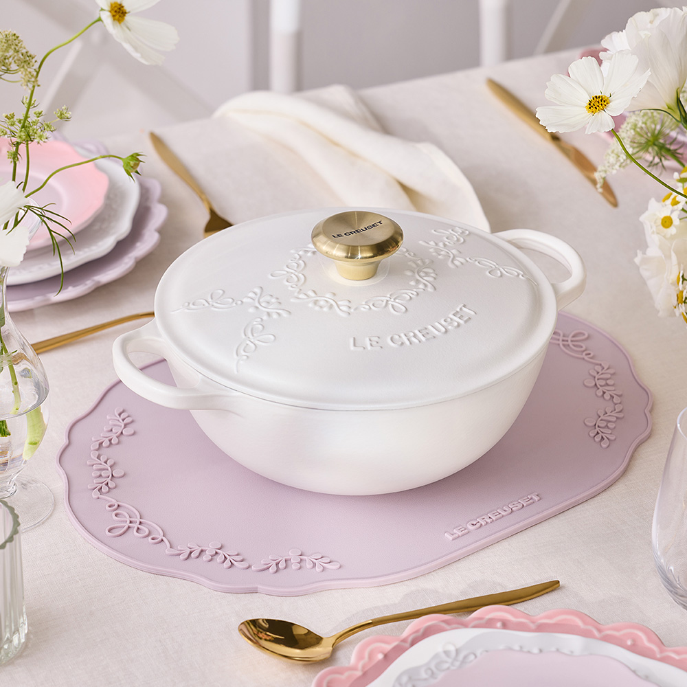 Eternity Lace Silicone Oval Table Mat image number 1