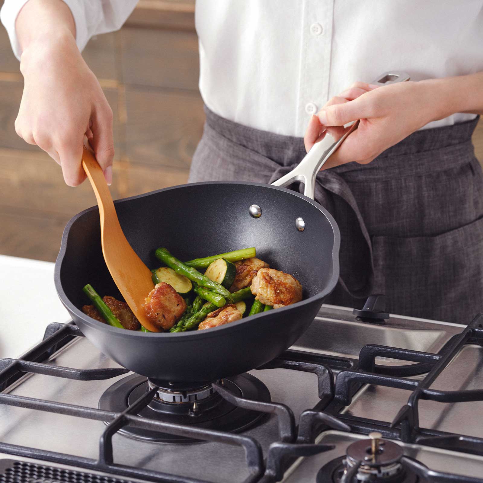 Toughened Non-Stick Chef Pan with Stainless Steel Lid image number 7