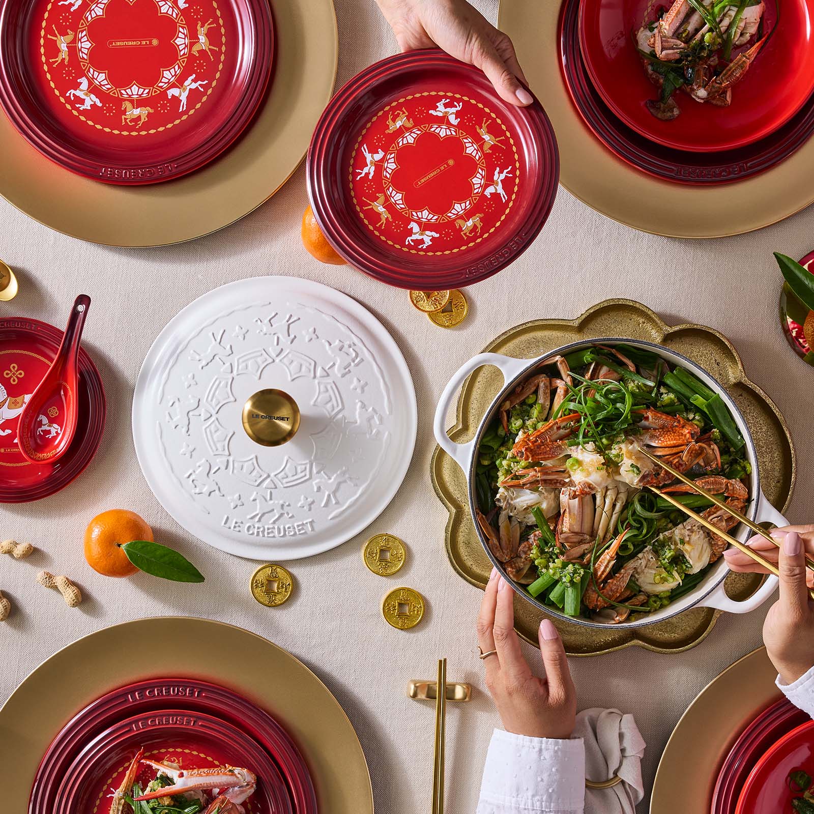 Carousel Round Casserole (Gold Knob) image number 5