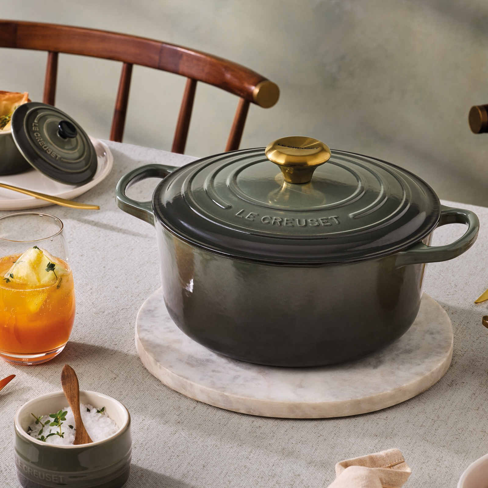 Round Casserole 24cm Thyme (Gold Knob)