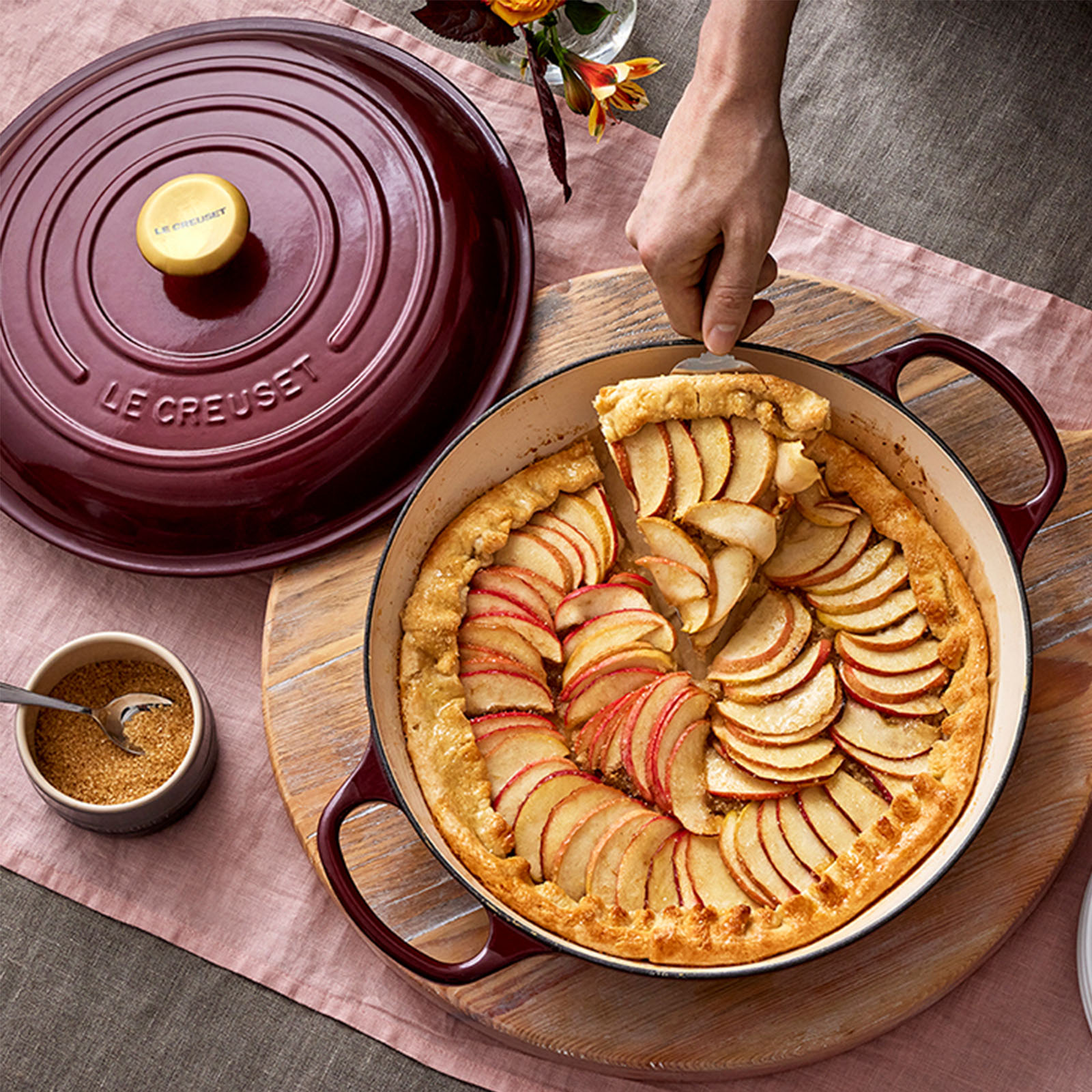 Buffet Casserole (Gold Knob) image number 5