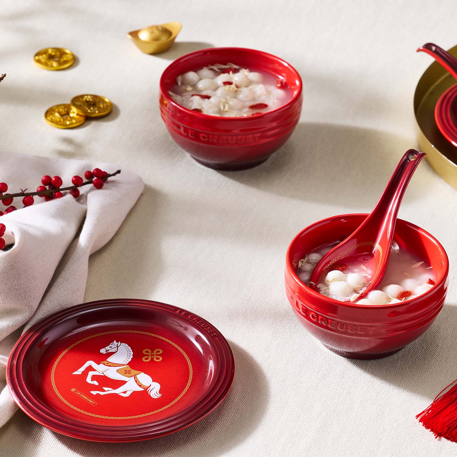 Carousel Round Plate image number 6