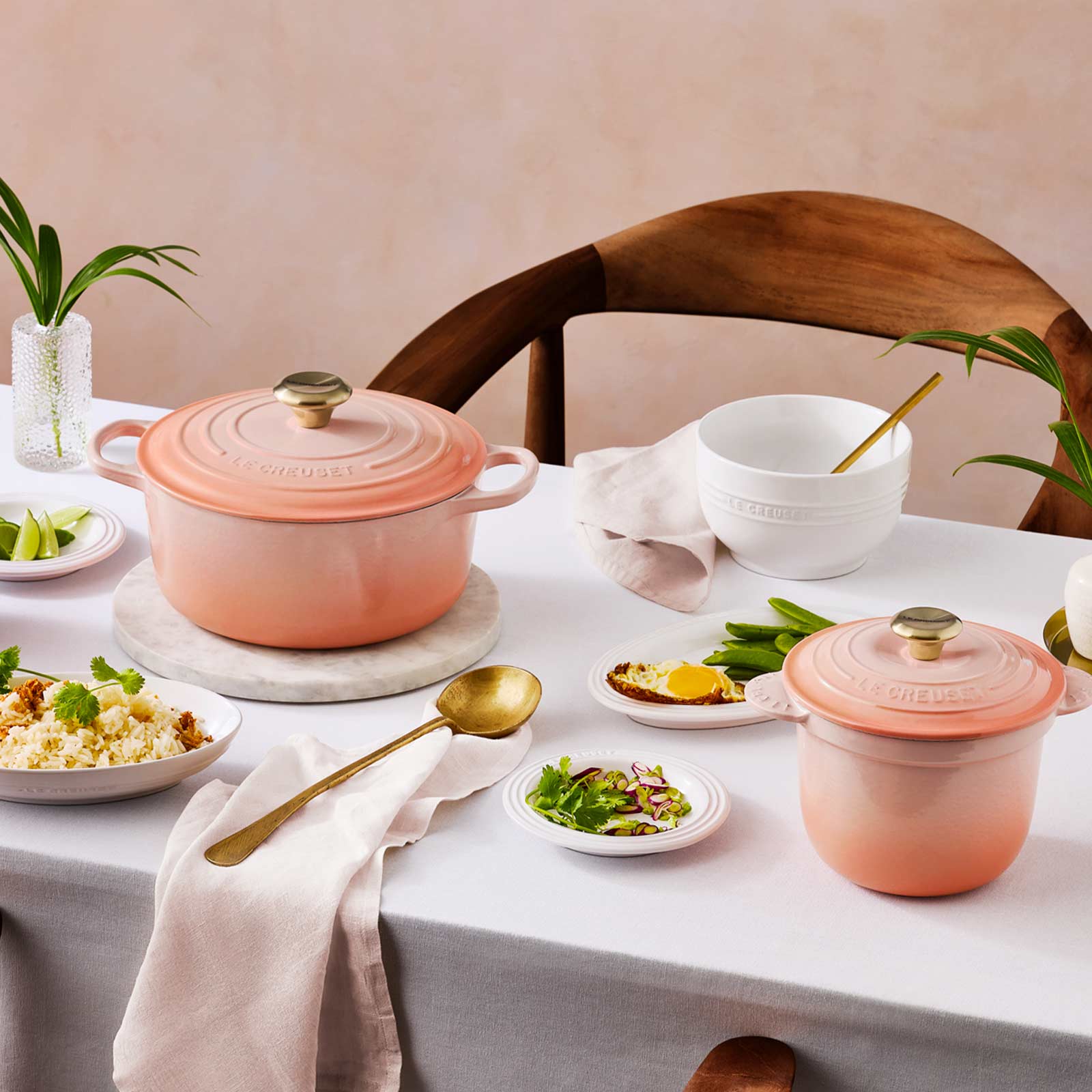 Round Casserole (Light Gold Knob) image number 7