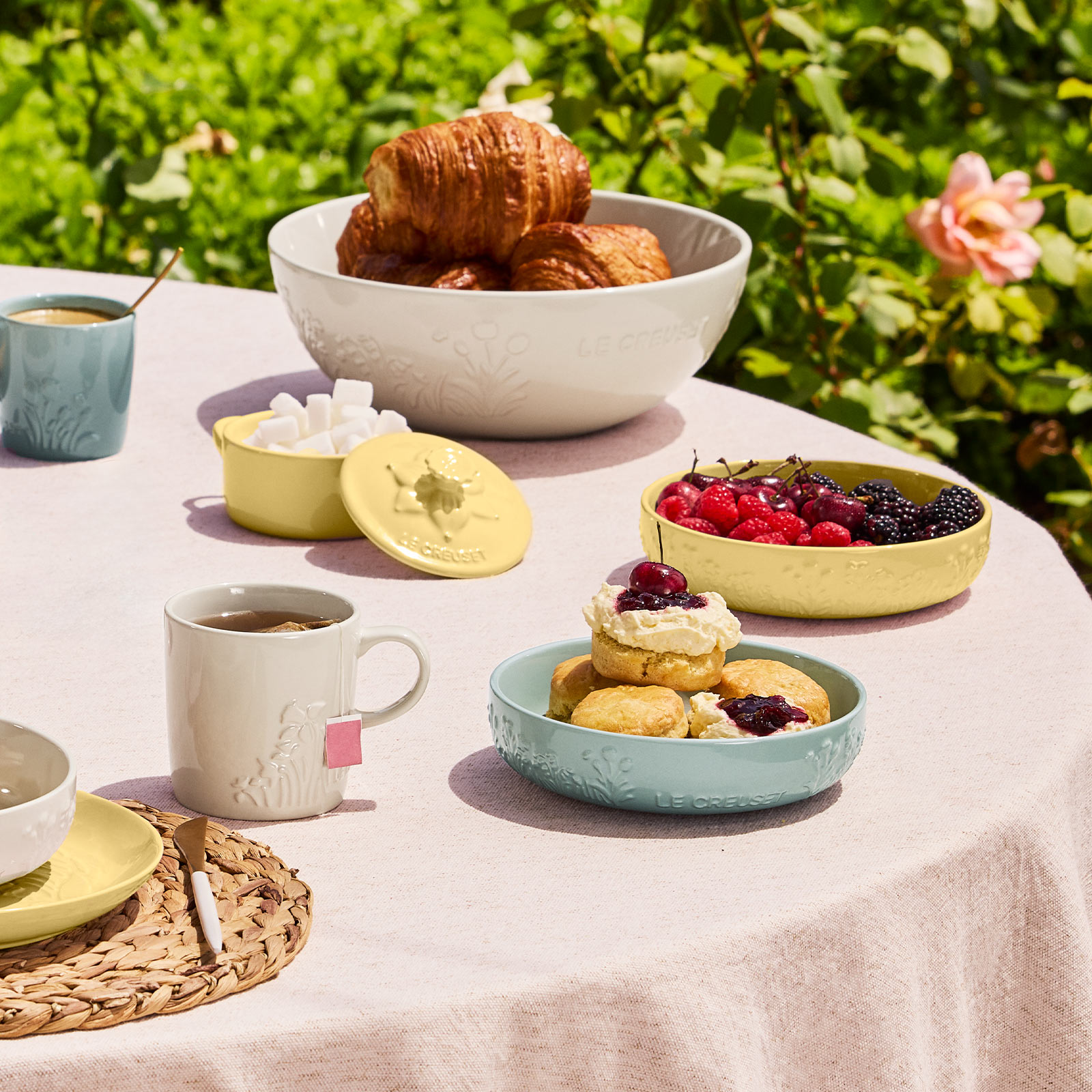 Jardin Relief Sphere Embossed Dish image number 4