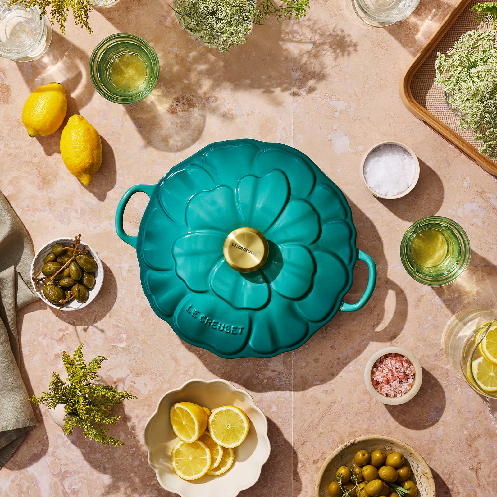 Petal Buffet Casserole (Light Gold Knob) image number 5