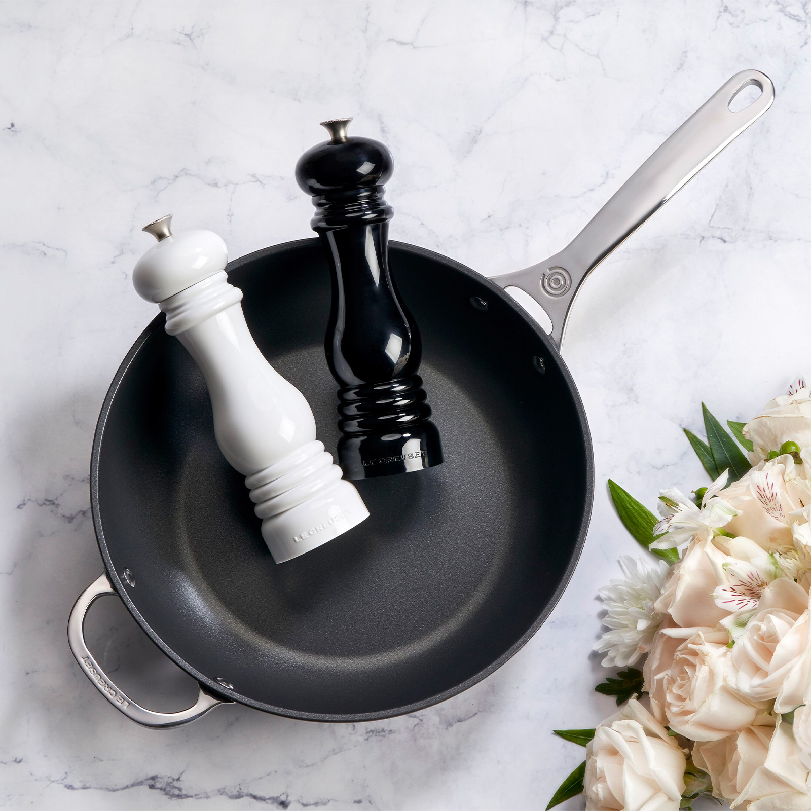 Salt and Pepper Mill Set image number 4