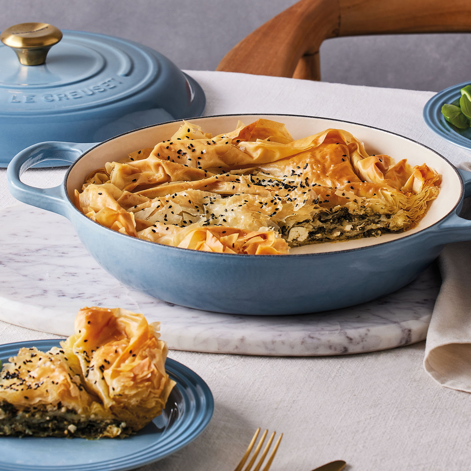 Buffet Casserole (Gold Knob) image number 5