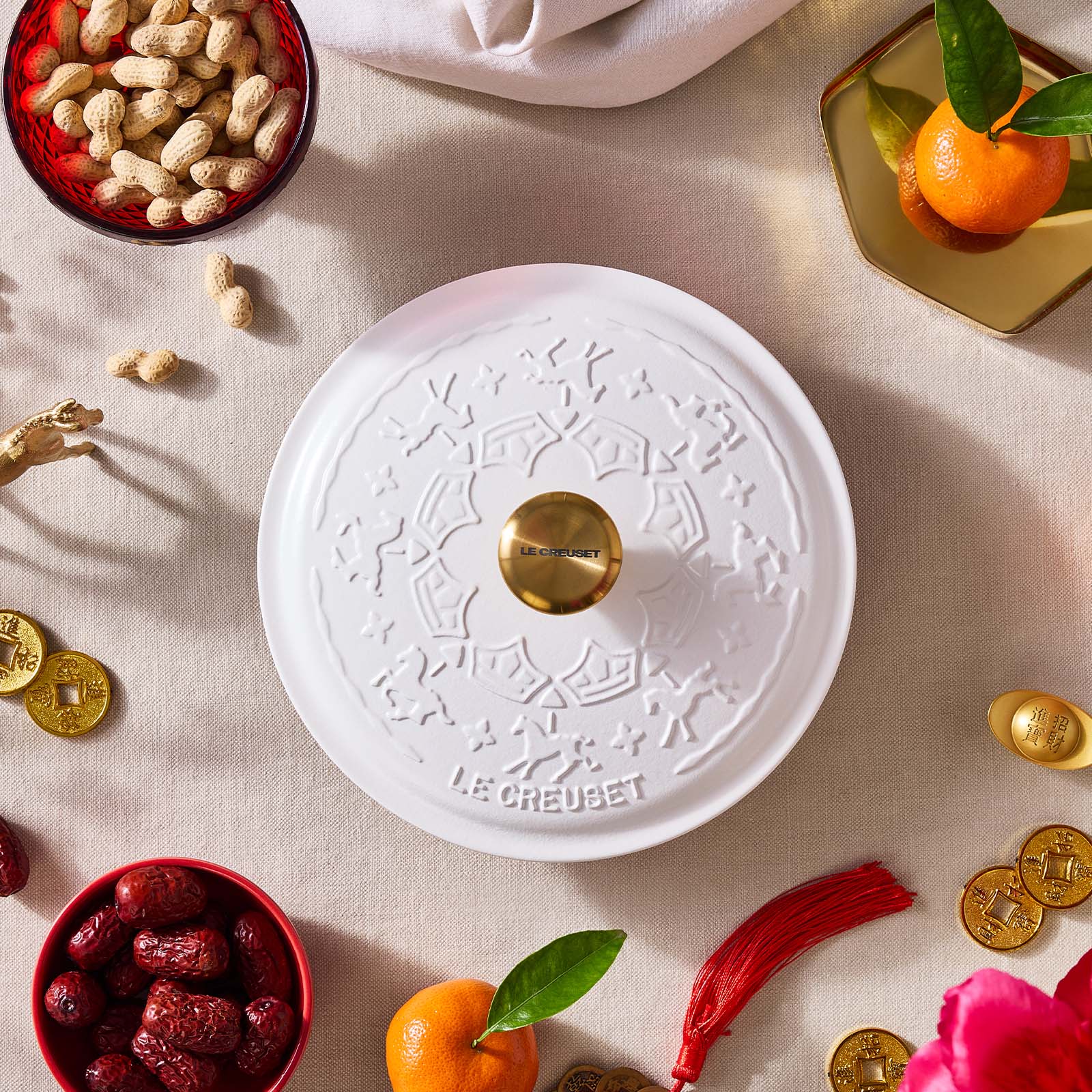 Carousel Round Casserole (Gold Knob) image number 7