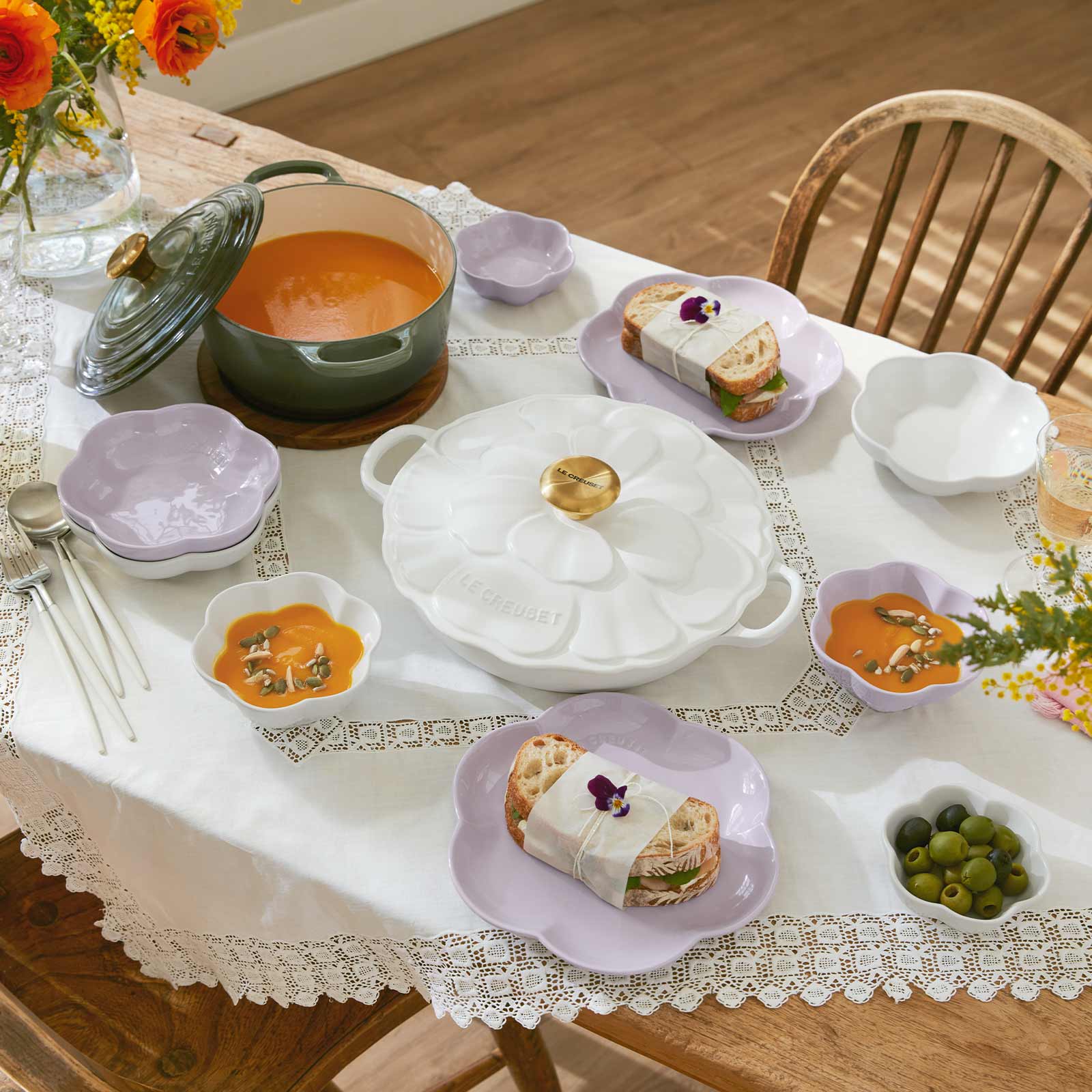 Sphere Floral Rice Bowl image number 9