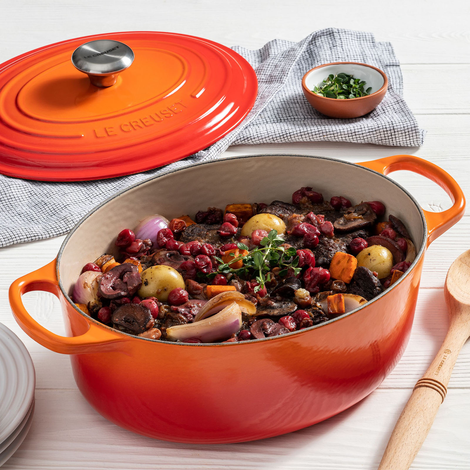 Oval Casserole image number 5