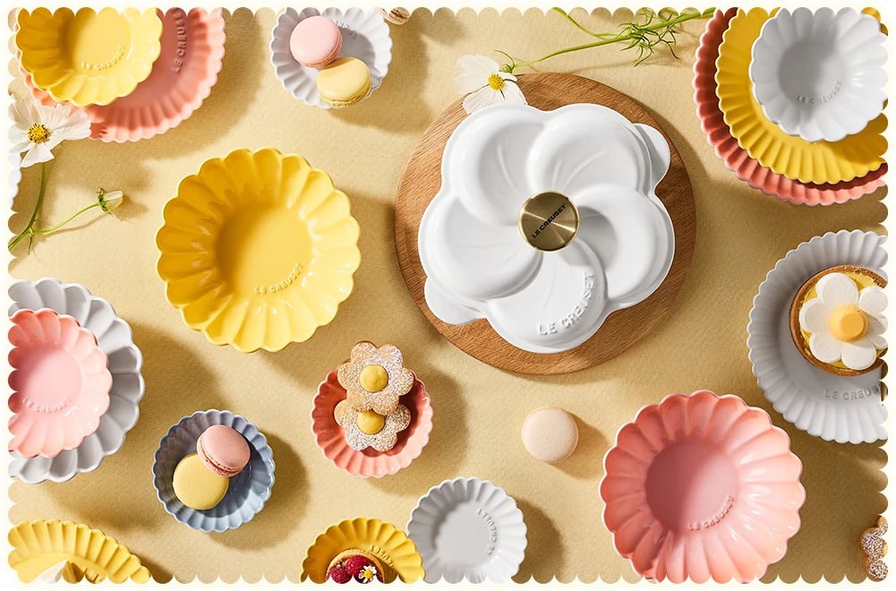 LE CREUSET 以象徵浪漫與新生的櫻花為設計主題妝點餐桌